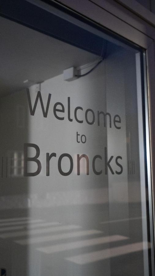 Broncks Apartment 5 - Modern 2-Bedroom In The Heart Of Tórshavn Екстериор снимка